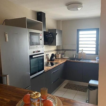 Le Suffren - Situe Au Front De Mer De St Pierre Saint Pierre Exterior foto
